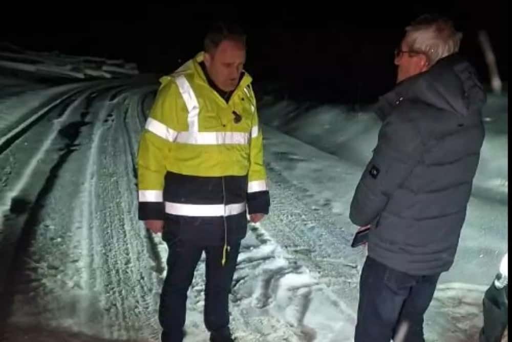 SCDA Infrastructură, firma care răspunde de deszăpezirea drumurilor județene pe vestul Prahovei, pasibilă de sancțiuni. Virgiliu Nanu i-a chemat la raport pe cei responsabili