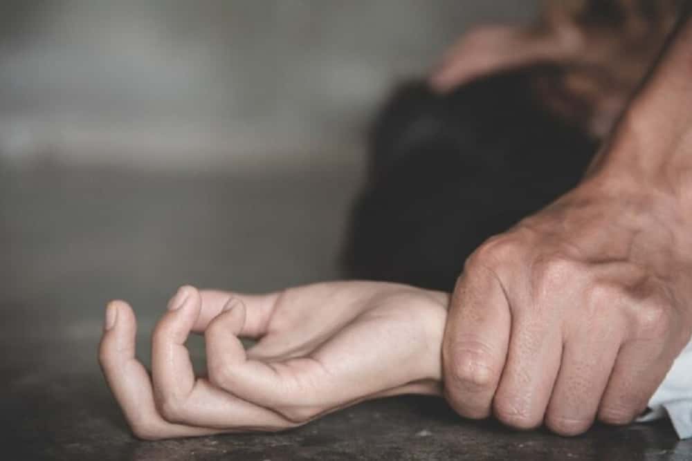 Update/ Un bărbat din Filipeștii de Târg, în atenția polițiștilor după ce și-ar fi agresat sexual propria fiică