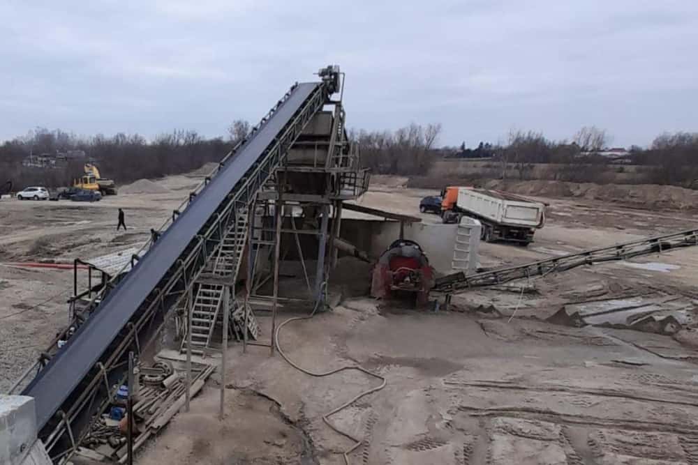 Balastiere cu probleme, sancționate în urma controalelor efectuate la ordinul prefectului Prahovei, Emil Drăgănescu