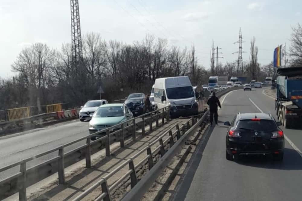 Trafic restricționat pe DN1B, din cauza unui accident rutier produs în zona Bucov