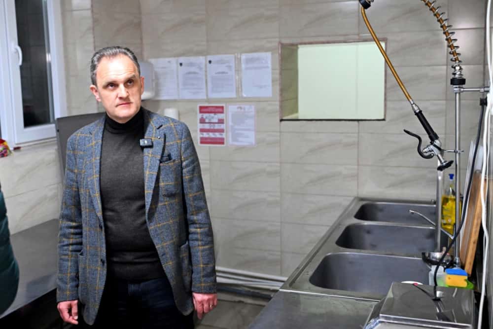 Virgiliu Nanu a cerut măsuri imediate la centrul Călinești, unde mișună gândacii: remedierea deficiențelor și cercetarea disciplinară a celor responsabili