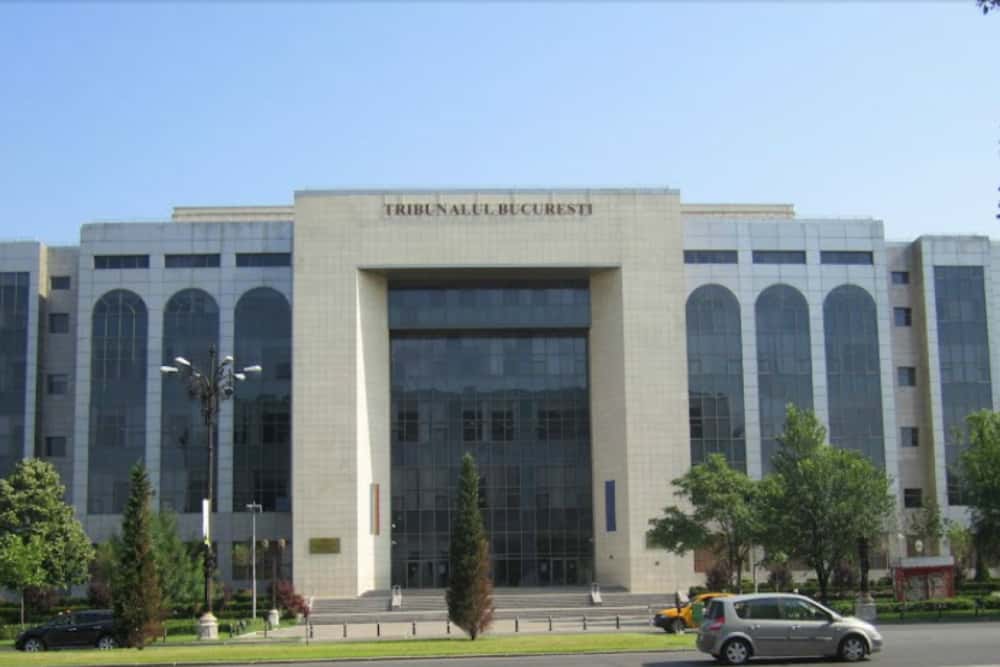 Fostul lider liberal Iulian Dumitrescu, sora și cumnatul acestuia, trimiși în judecată pentru fapte de corupție, au cerut modificarea obligațiilor controlului judiciar. Ce au decis judecătorii Tribunalului București