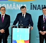 Crin Antonescu a declarat, la Ploiești, că i se pare mai probabil să intre în turul doi cu George Simion