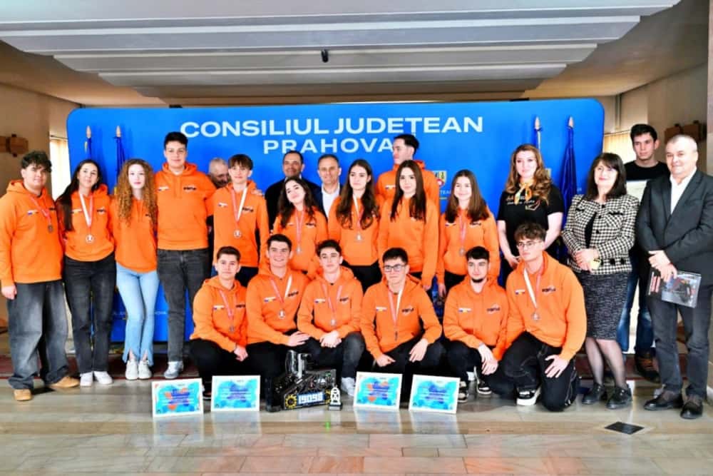 Consiliul Județean îi va premia pe membrii echipelor de robotică de la Colegiul Național ”I.L. Caragiale”