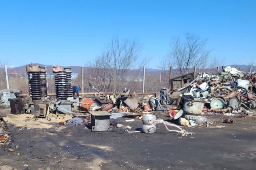 O firmă de colectare și tratare deșeuri din Bănești, amendată cu 50.000 de lei de Garda de Mediu Prahova