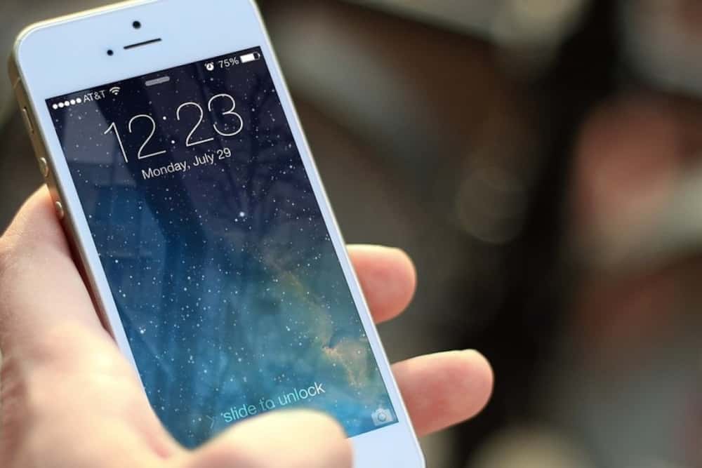 Un tânăr din Ploiești s-a ales cu dosar penal după ce a găsit un telefon