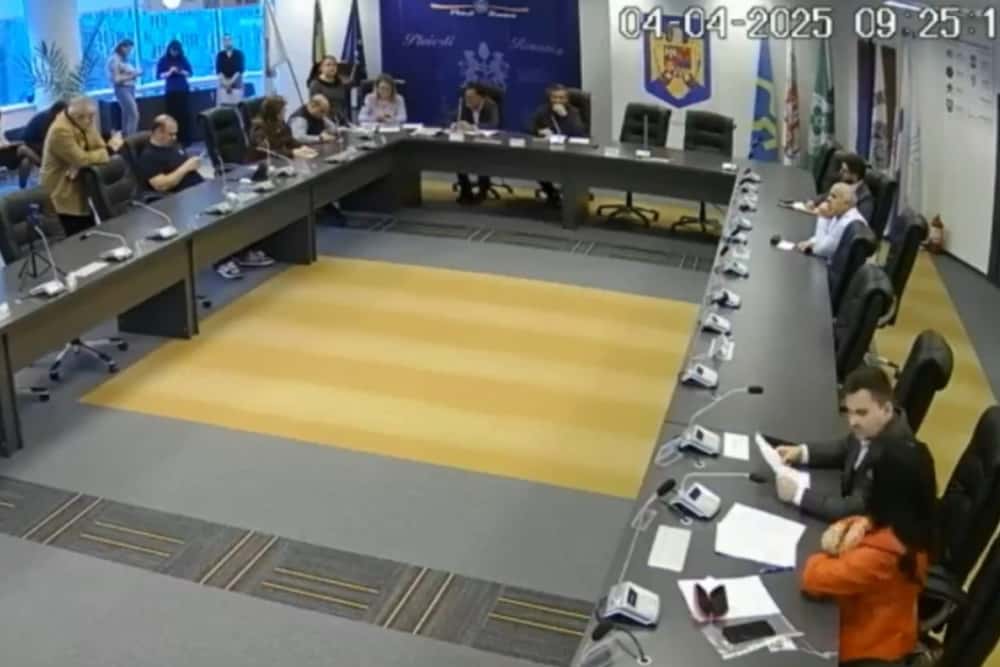 Ne paște o nouă criză a gunoaielor/ Direcția Juridică a Primăriei Ploiești refuză să reprezinte în instanță Consiliul Local, în disputa pe salubritate