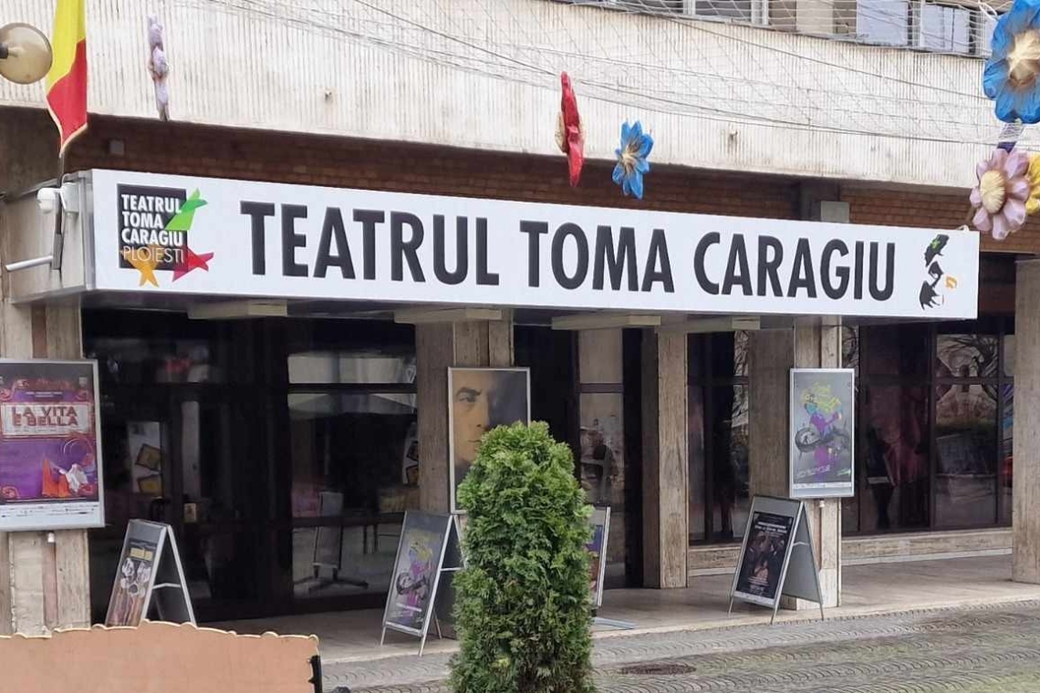 O nouă ediție a Târgului de artă stradală de Florii, pe Aleea pietonală din fața Teatrului „Toma Caragiu”