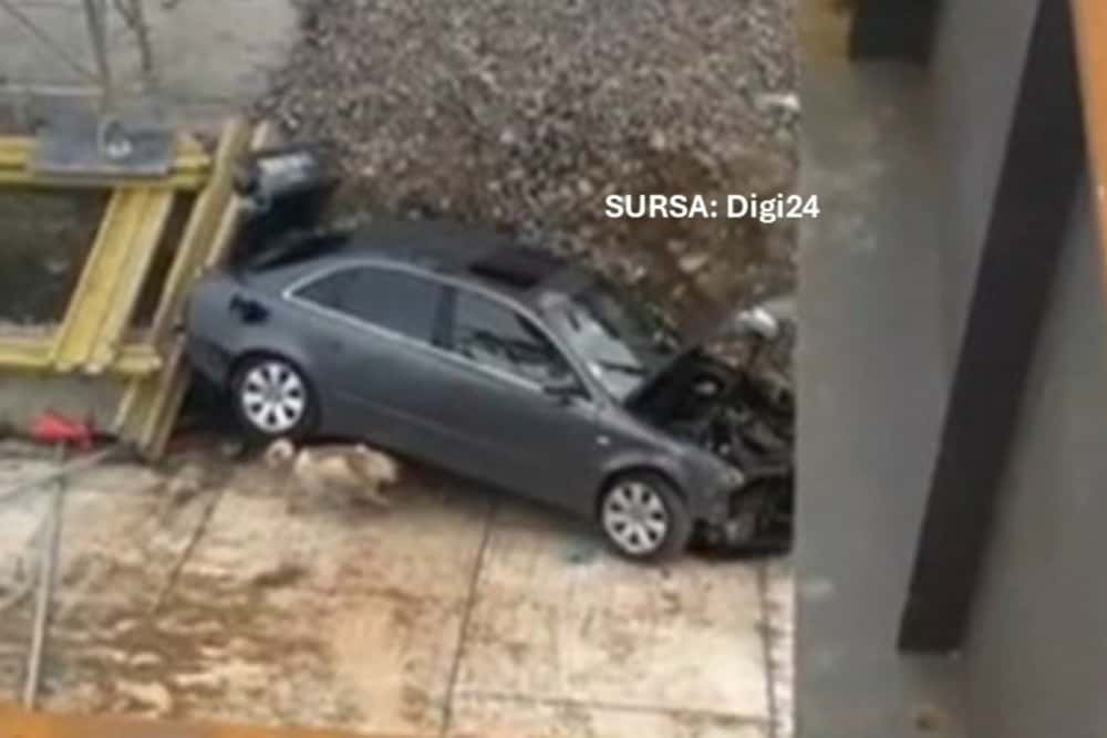 Accident șocant/ A căzut în gol de pe un pod, după ce a intrat cu mașina pe șantierul autostrăzii A7