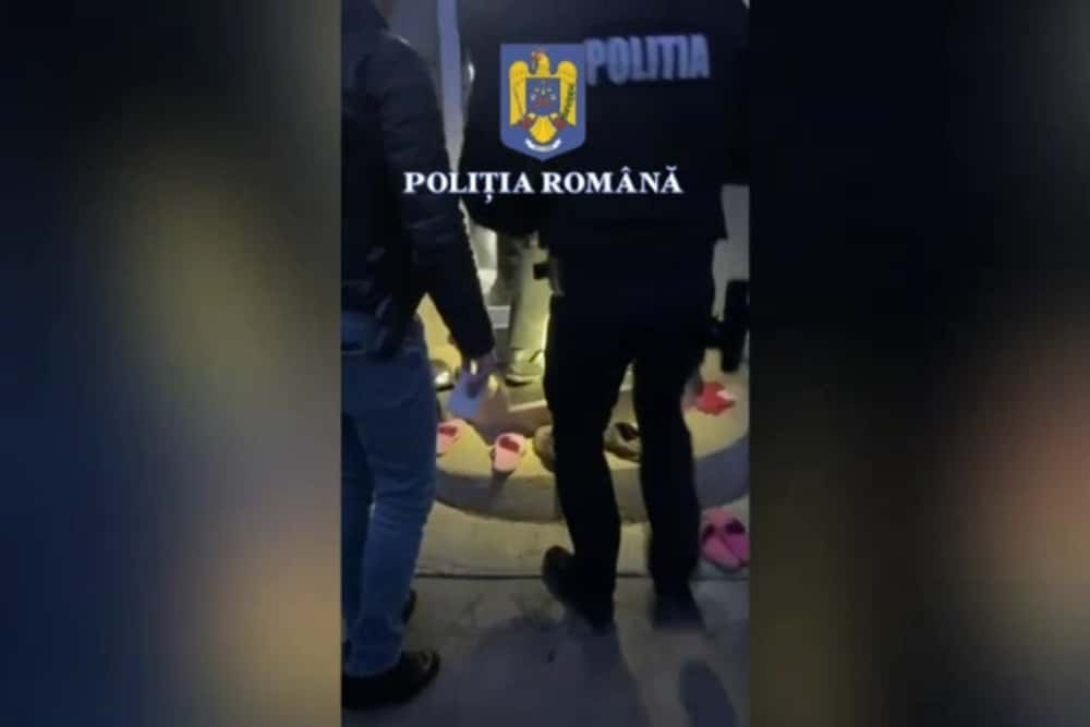 Au început cu stângul săptămâna! Prahoveni suspectați de vânzarea ilegală de haine de firmă, călcați de polițiști