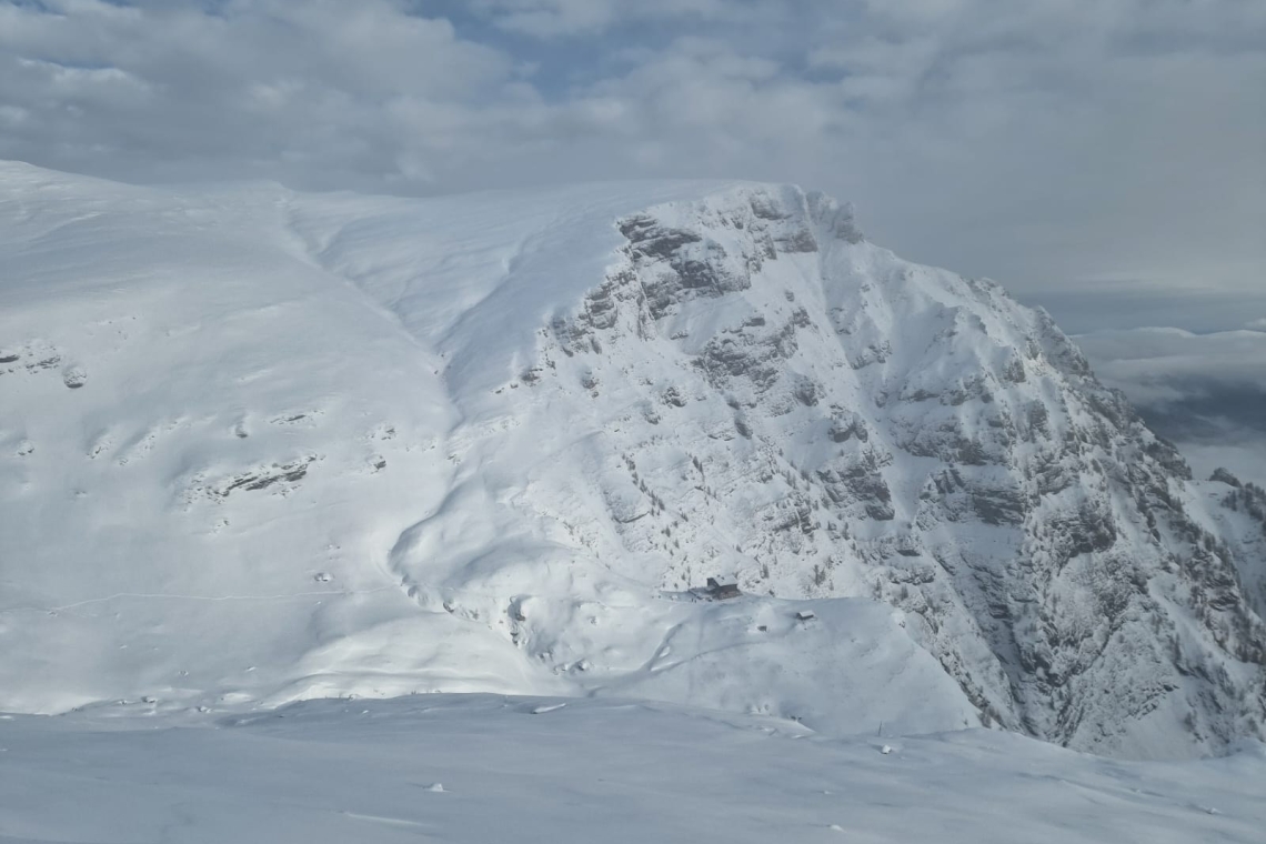 Salvamontiștii atrag atenția asupra riscului de producere a avalanșelor în Bucegi