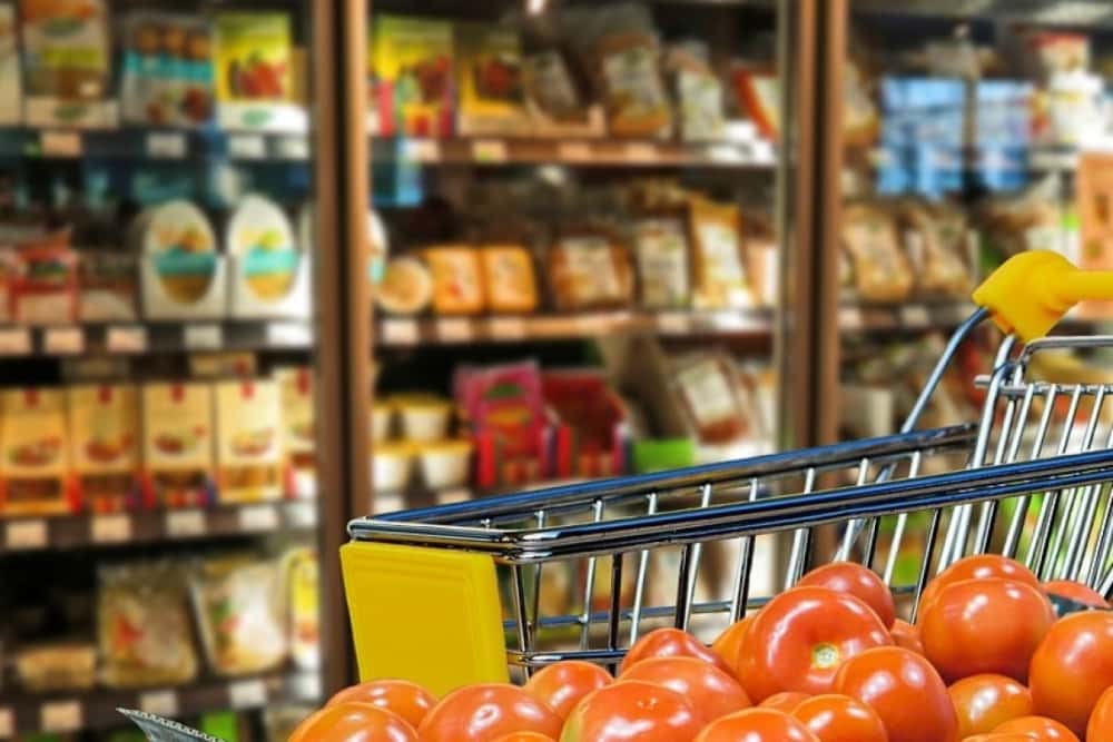 Programul supermarket-urilor, de Paște. Un singur lanț de magazine le dă liber tuturor angajaților două zile!