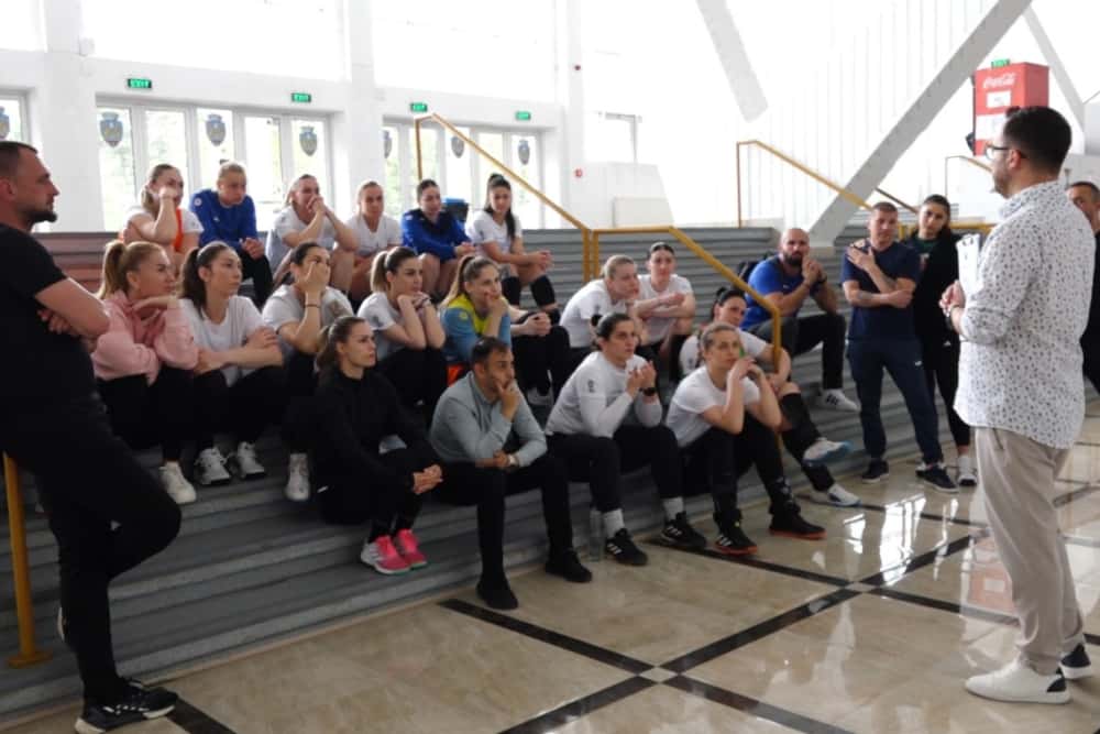 Poziţia Clubului Sportiv Judeţean Prahova privind promovarea echipei de handbal feminin în Liga Florilor