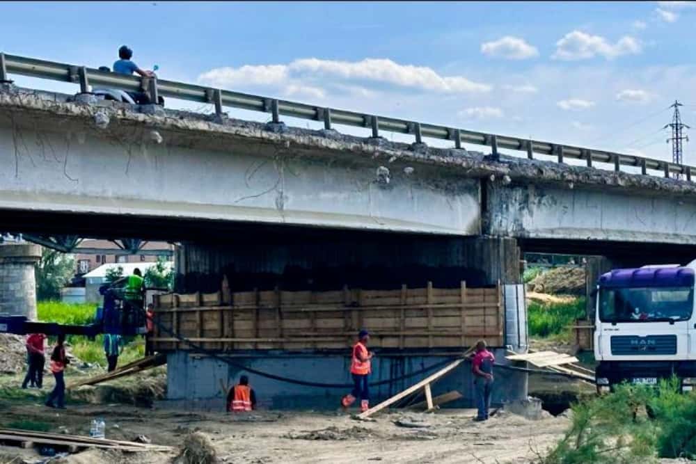 CNAIR a suspendat lucrările la podul de la Blejoi, peste râul Teleajen. Circulația a fost reluată