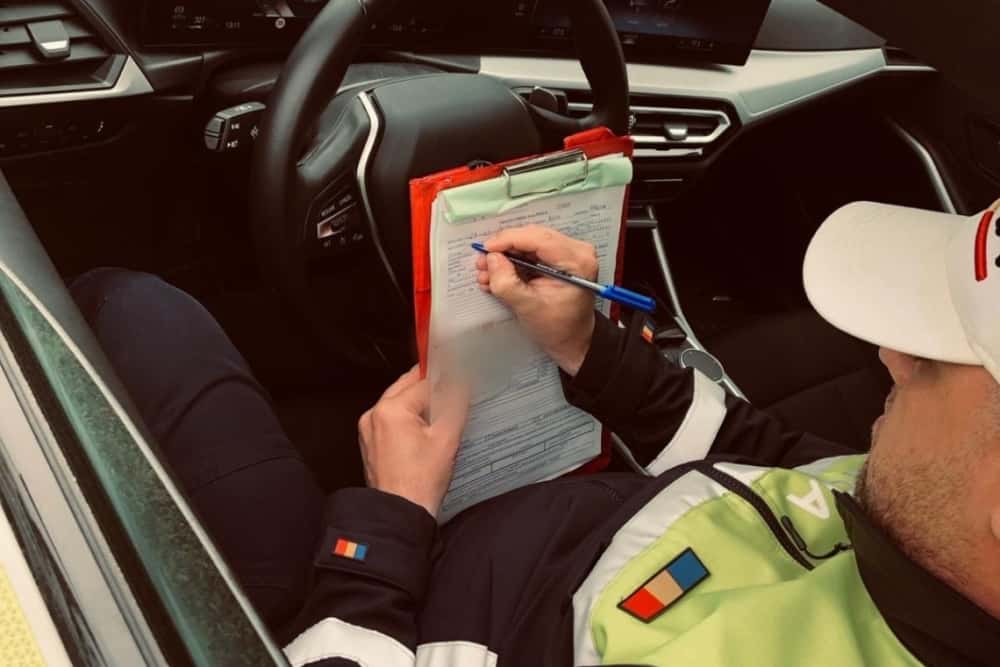 Ai parcat fără drept pe locurile destinate persoanelor cu dizabilități? Polițiștii te sancționează!