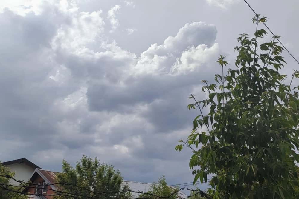 Nori amenințători peste Ploiești. Prahova, sub cod galben de ploi și vijelii