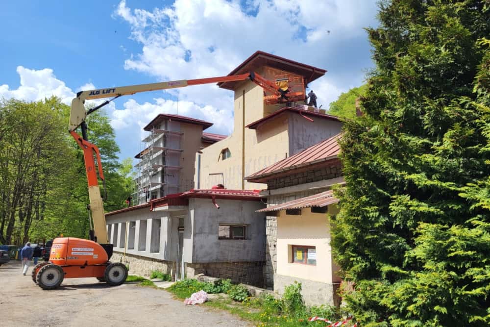 După un blocaj care a durat mai bine de un an, au reînceput lucrările la Spitalul de Ortopedie Azuga