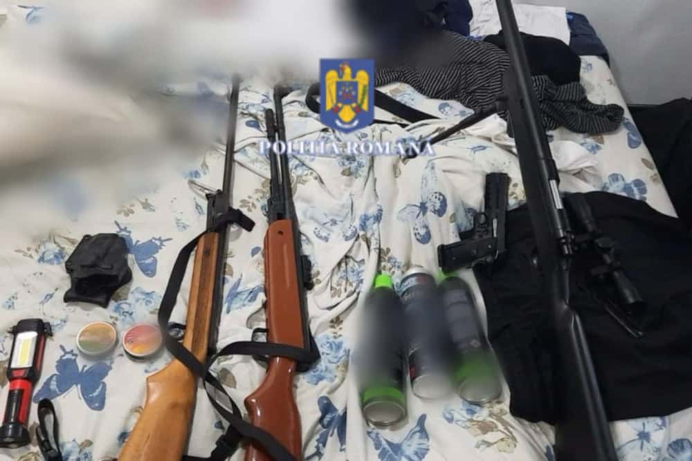 Zeci de percheziții în Prahova, la persoane bănuite de deținere ilegală de arme neletale