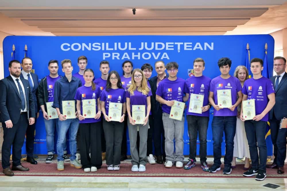 Ro2D2, echipa de robotică de la ”Mihai Viteazul”, premiată de Consiliul Județean