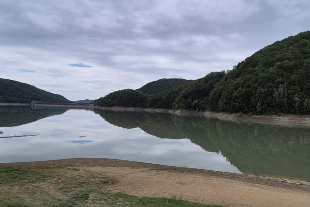 Cum arată lacul de acumulare de la Paltinu, după precipitațiile abundente din ultima perioadă