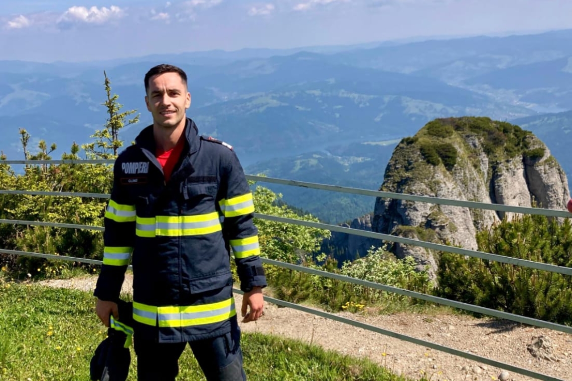 Pompierul sinăian Răzvan Clinci, rezultat remarcabil la competiția ”Scări pe Toaca”