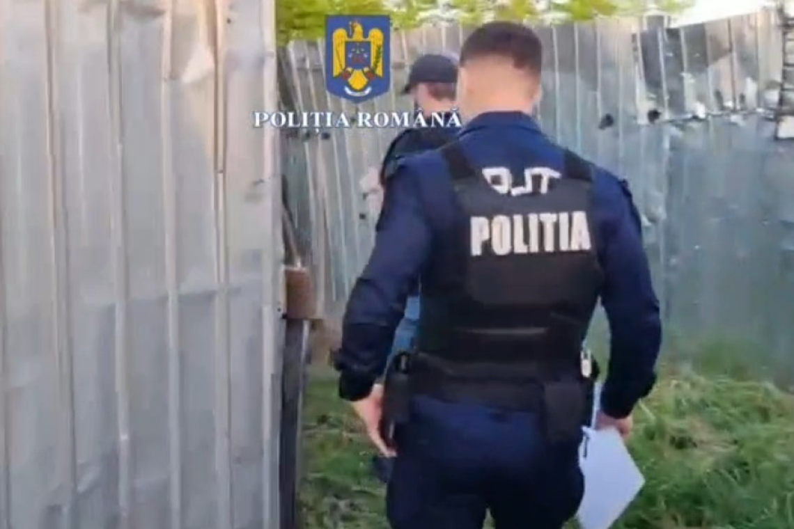 Polițiștii prahoveni au făcut percheziții într-o comună din Dâmbovița, la un suspect de furt calificat