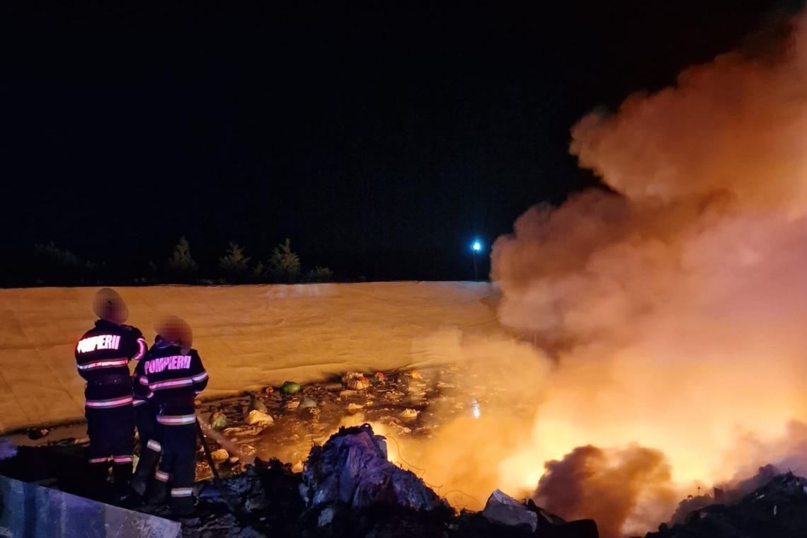 Amendă de 50.000 de lei, în urma incendiului de la groapa de gunoi din Băicoi