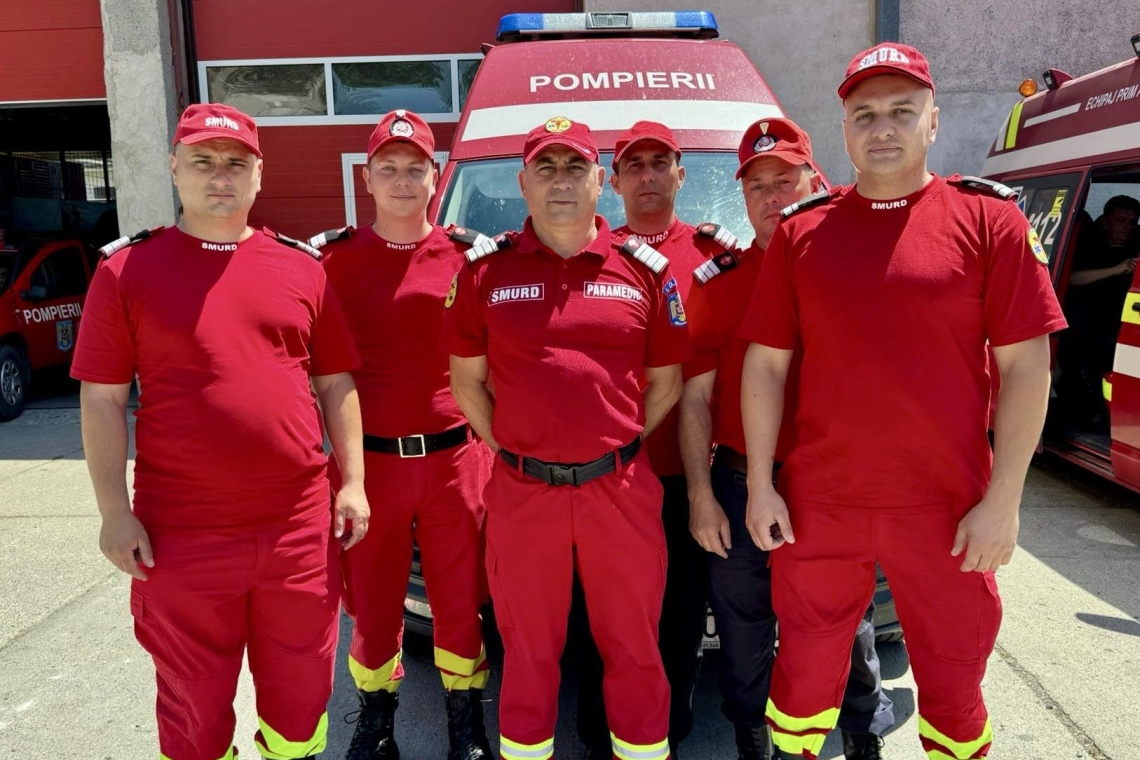 Șase pompieri prahoveni - îngeri păzitori pentru un bărbat aflat în pragul infarctului, pe autostrada A2