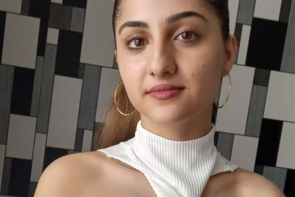 UPDATE/ S-a emis mesaj Ro-Alert după dispariția unei adolescente din Filipeștii de Târg. Polițiștii și pompierii o caută pe minora de 16 ani