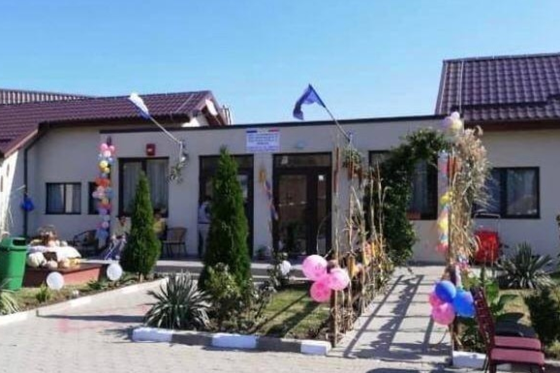 În Prahova funcționează doar 11 centre pentru bătrâni licențiate! Două sunt de stat, restul - private