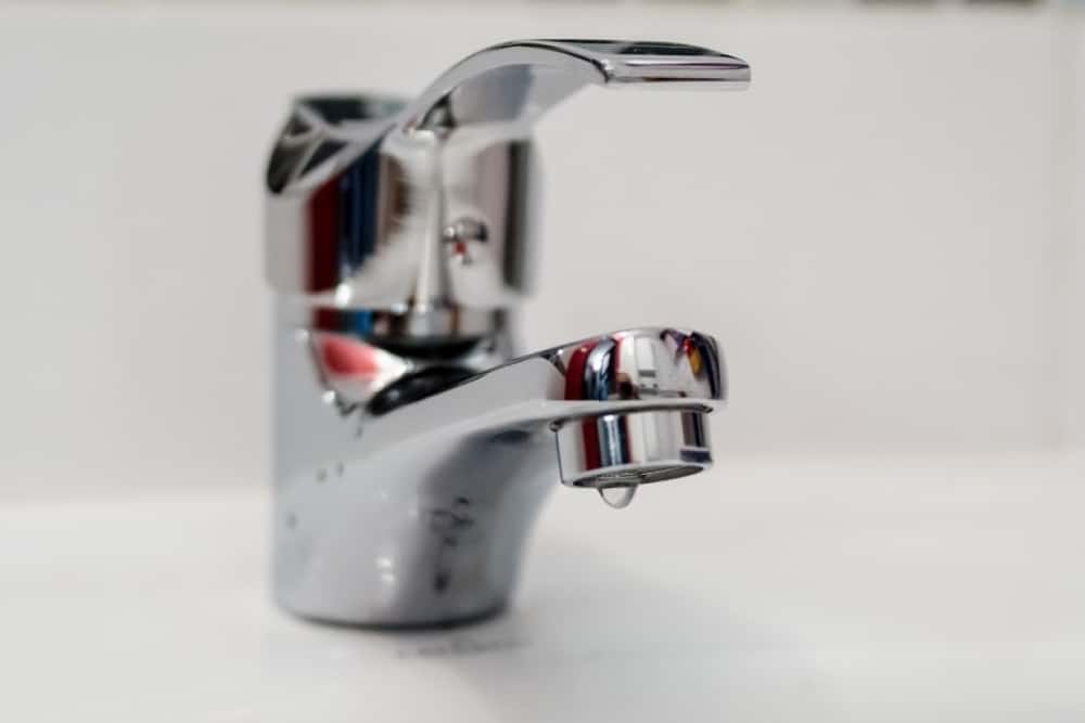 Distribuția apei potabile în regim programat în localitățile cu resursă limitată – soluție temporară în contextul verii secetoase. HIDRO PRAHOVA S.A. face apel la un consum responsabil!