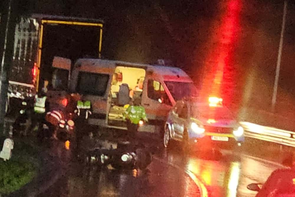 Motociclist rănit într-un accident produs pe DN1, în Azuga