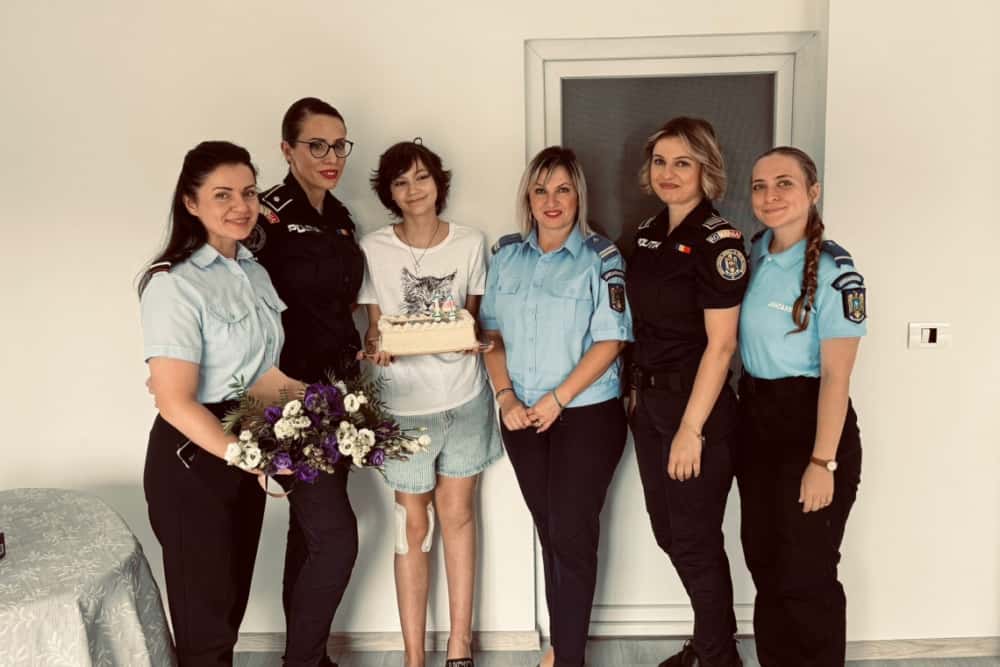 Cel MAI dulce buletin pentru Alexandra, copila din Coțofenești pentru care „viața bate filmul“