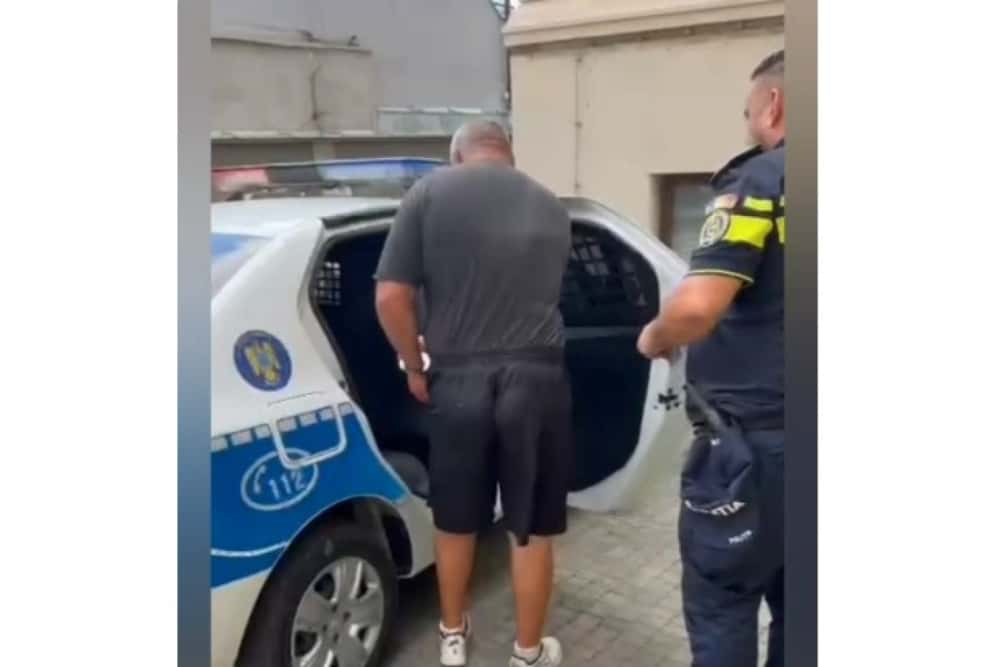 Prahovean arestat după ce a amenințat doi polițiști pe o rețea de socializare