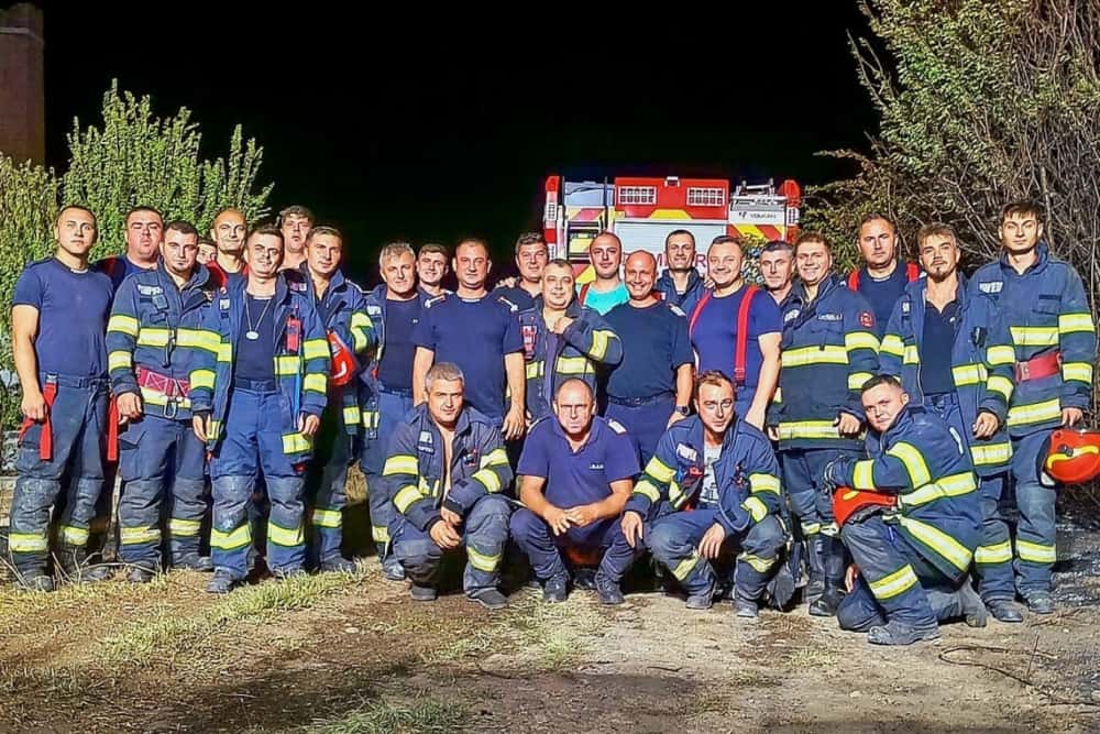 S-au luptat câteva ore cu flăcările la Chițorani! Pompierii chiar merită pensii ”speciale”!