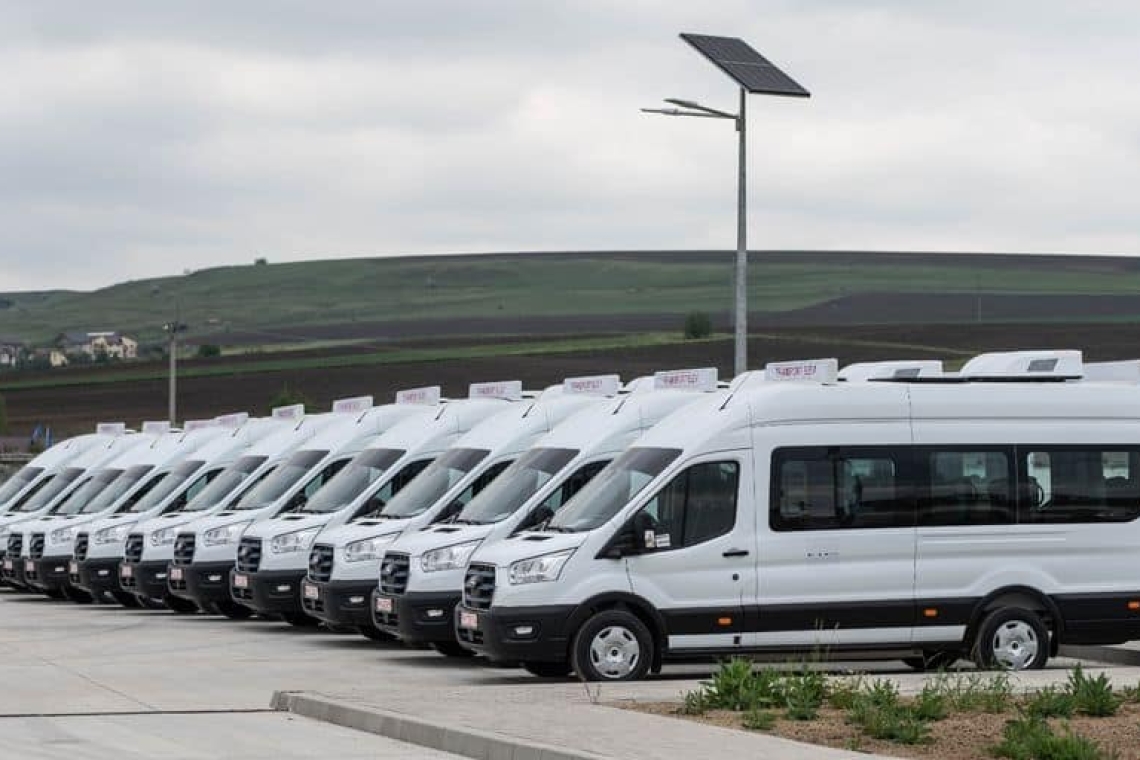 Marele tun cu iz liberal la achizițiile de microbuze electrice sau cum să-ți crești cifra de afaceri cu 566% într-un singur an!