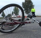 Biciclist accidentat mortal de un autoturism, lângă Urlați. Bărbatul decedat se deplasa pe lângă bicicletă pe un drum județean