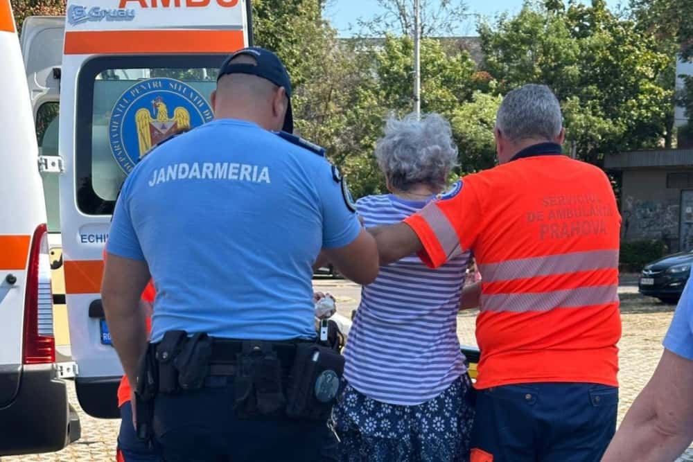 Un echipaj de jandarmi din Ploiești i-a acordat primul ajutor unei femei care a leșinat pe stradă