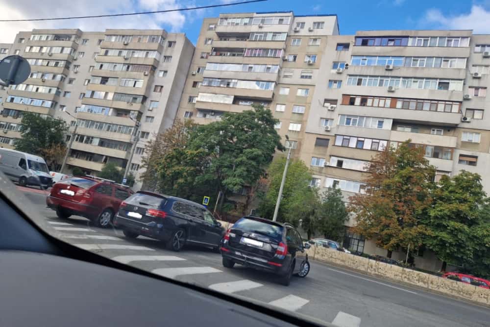 Ploiești/ Șoferi amendați în Bariera București pentru oprire neregulamentară