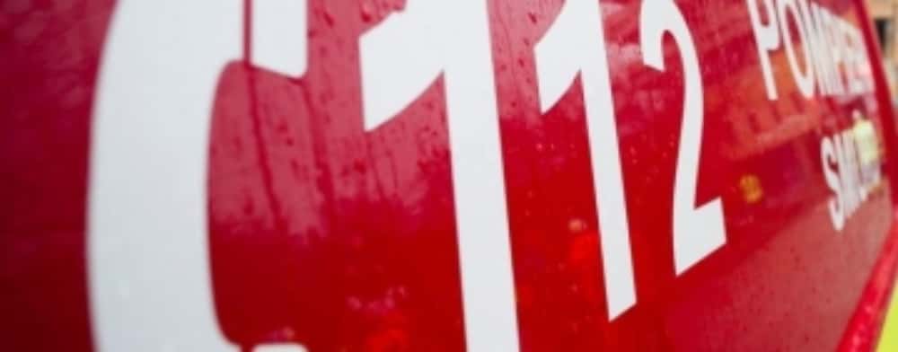 Explozie urmată de incendiu într-o locuință din comuna Blejoi, satul Țânțăreni. O femeie de 72 de ani, rănită