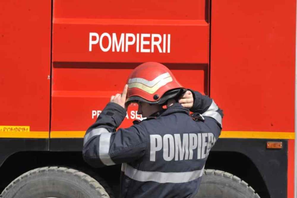 Incendiu la o fabrică de uși din comuna Păulești