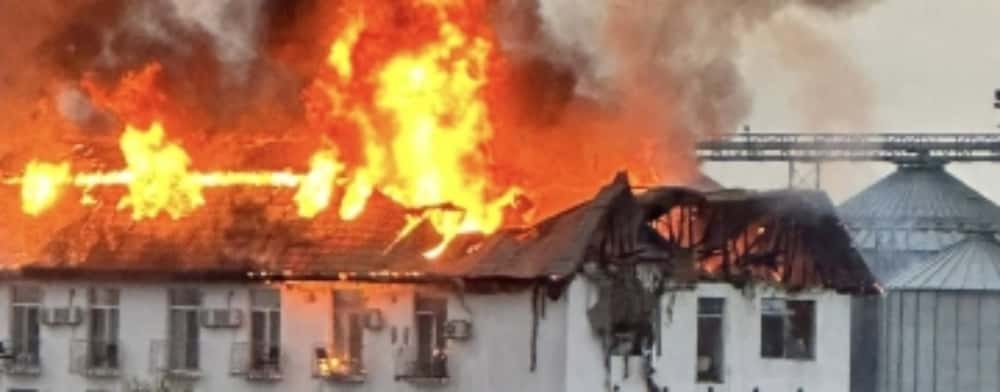 Două tinere au murit în incendiul care a cuprins hotelul din Tătărani