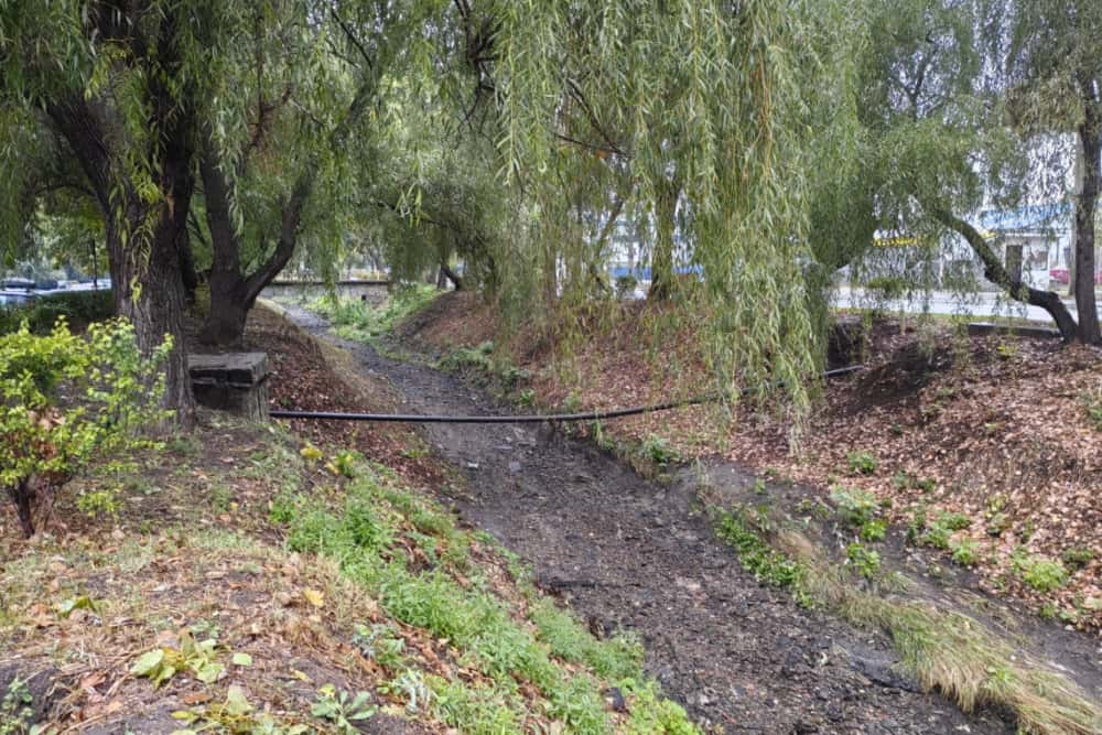 Pârâul Dâmbu „înghite” peste 130.000 de euro pentru studii de reamenajare. O ”revitalizare” a zonei deocamdată doar pe hârtie!