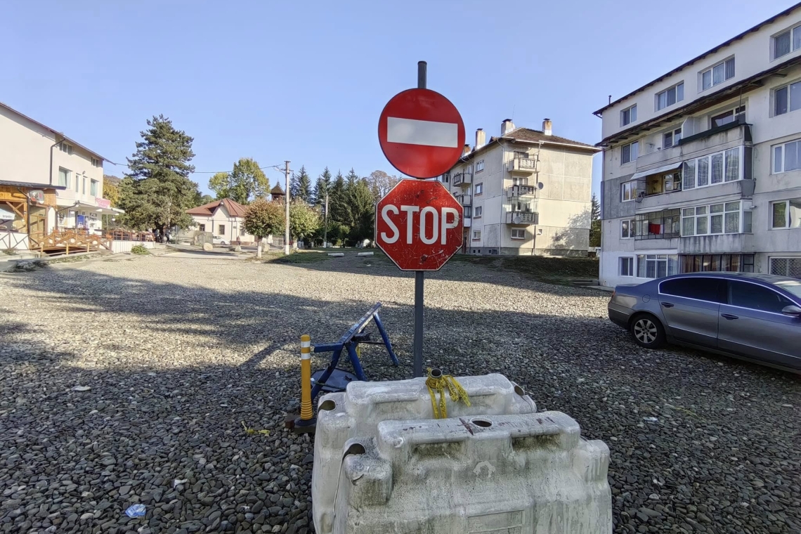 Primarul orașului Slănic: strada 23 august va rămâne închisă traficului rutier, iar pe fostul crater se va face un parc