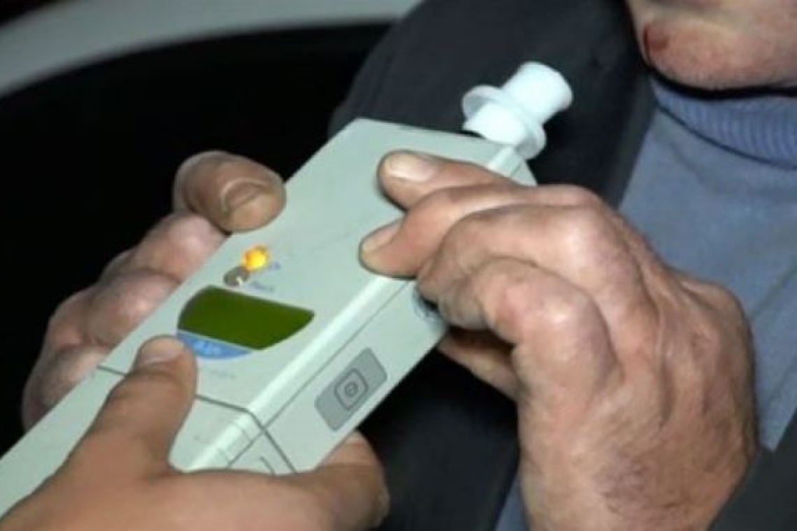 Șofer prins beat criță la volan, cu o alcoolemie de 1,38 mg/l în aerul expirat, în Poiana Vărbilău