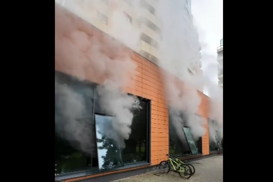 UPDATE/ Incendiu la un centru spa din Capitală, aflat la subsolul unei clădiri cu 10 etaje