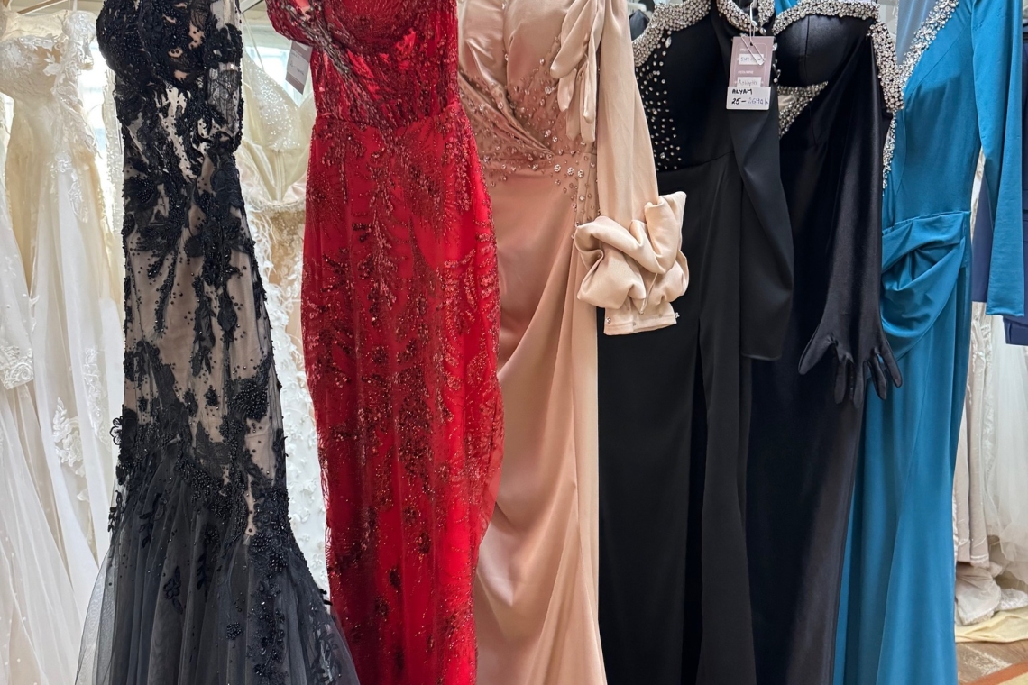 ANAF vinde rochii de mireasă, rochii de ocazie, costume și pantofi