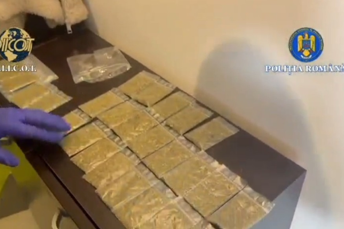 Bărbat din Prahova, arestat pentru trafic de droguri de mare risc. Percheziții în Ploiești și Mizil