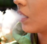 Fabrică neautorizată de dispozitive electronice de vapat, descoperită de Antifrauda ANAF în Prahova