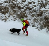 Sergiu și Carp, echipajul canin al Salvamont Prahova, într-o misiune în premieră pentru salvamontiștii din România